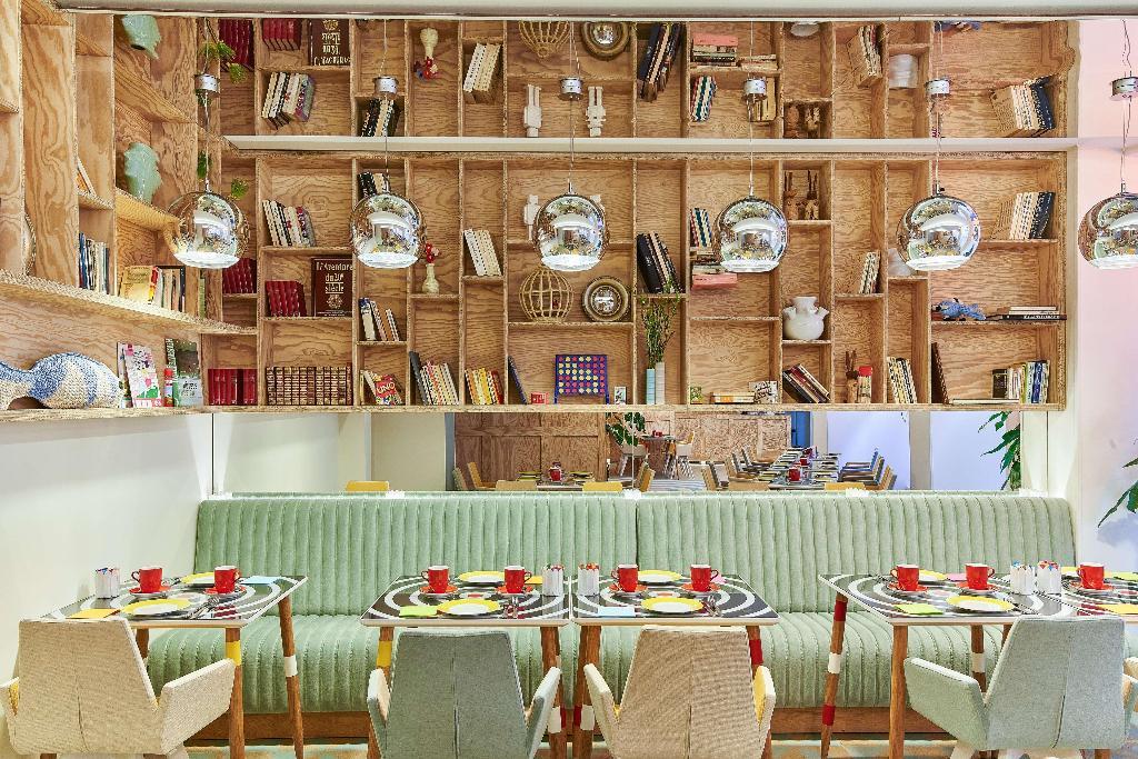 Joke Astotel easyJet holidays